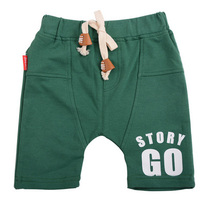 Μοντέρνα σορτς για αγόρια με συνδέσμους και επιγραφή