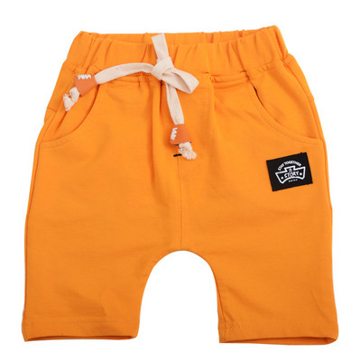 Μοντέρνα σορτς για αγόρια με συνδέσμους και επιγραφή