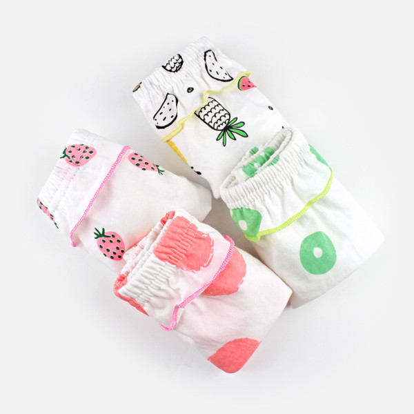 Памучно детско бельо за момичета в бял цвят с различни десени