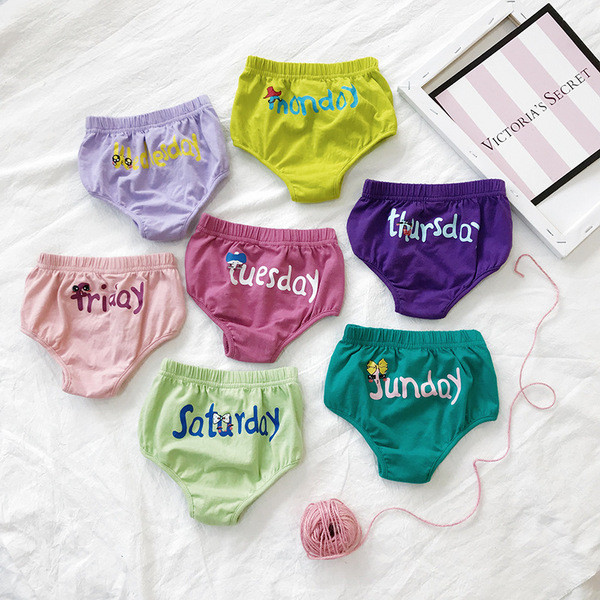 Modern gyerek fehérnemű lányoknak több színben felirattal