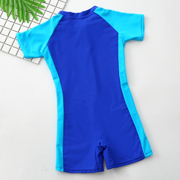 Μοντέρνα παιδική μαγιό με φερμουάρ και επιγραφή