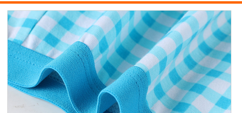 Boxeri pentru copii - un set de patru piese cu o aplicație