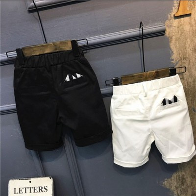 Μοντέρνα σορτς για αγόρια σε μαύρο και άσπρο