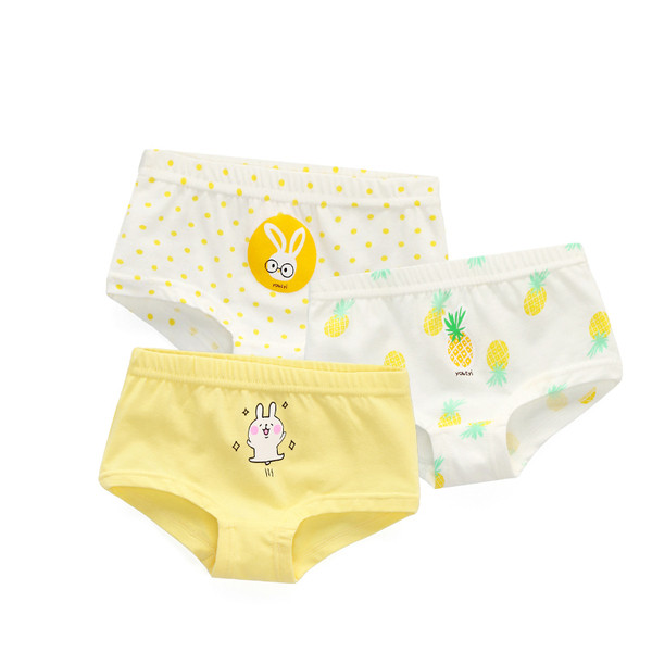 Lenjerie pentru copii pentru fete - un set de trei piese