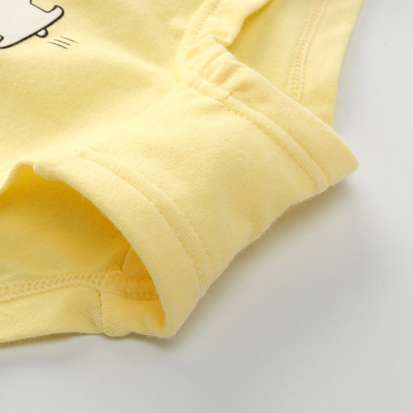 Lenjerie pentru copii pentru fete - un set de trei piese