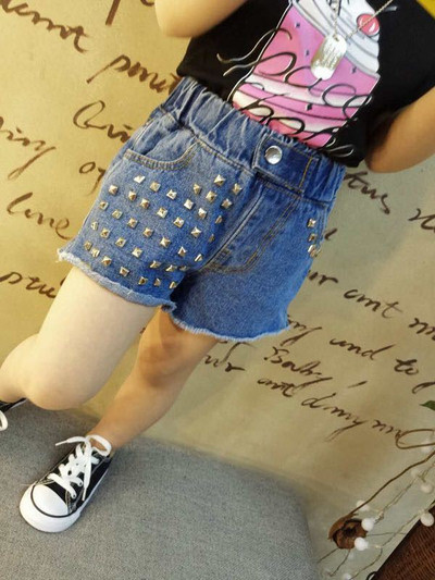 Μοντέρνα παιδικά σορτς με καπάκια και ελαστική μέση