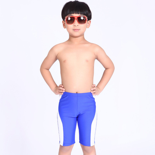 Μπότες παιδικών αγοριών σε μπλε χρώμα με λευκή κορδέλα