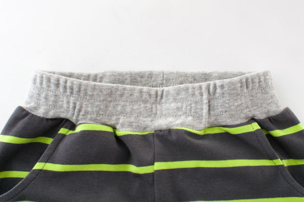 Pantaloni casual copii pentru baieti in doua culori cu buzunar