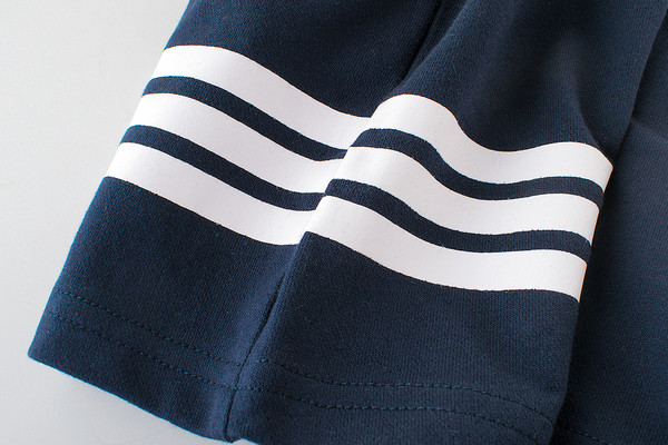 Pantaloni scurți moderni pentru baieti in doua culori cu cravate