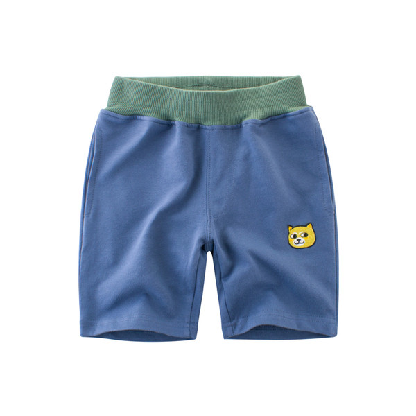 Μοντέρνα παντελόνια μικρού μήκους σε τέσσερα χρώματα με εφαρμογές