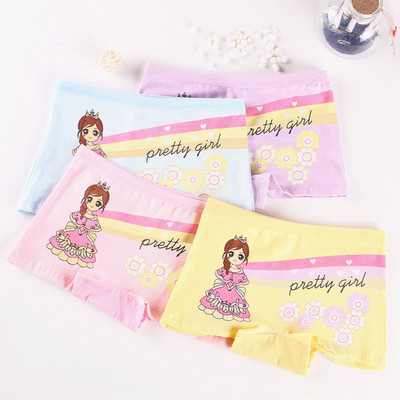 Σετ από τέσσερα κομμάτια εσωρούχων για κορίτσια σε διαφορετικά χρώματα