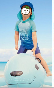 Costum de baie intreg pentru baieti in albastru cu inscriptie