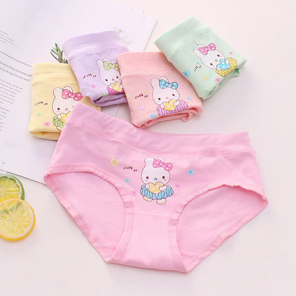 Σετ τεσσάρων παιδικών εσώρουχων με διαφορετικά χρώματα - δύο μοντέλα