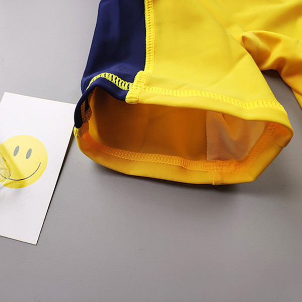 Πλήρης μπουρνούζια παιδιών με κίτρινο χρώμα για αγόρια