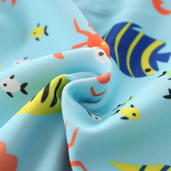 Alkalmi gyerek fürdőruha fiúknak sapkával