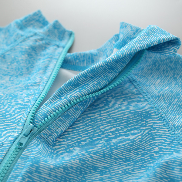 Gyermek teljes fürdőruha fiúknak 3D elemmel