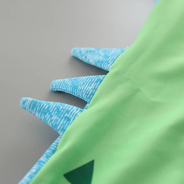 Gyermek teljes fürdőruha fiúknak 3D elemmel