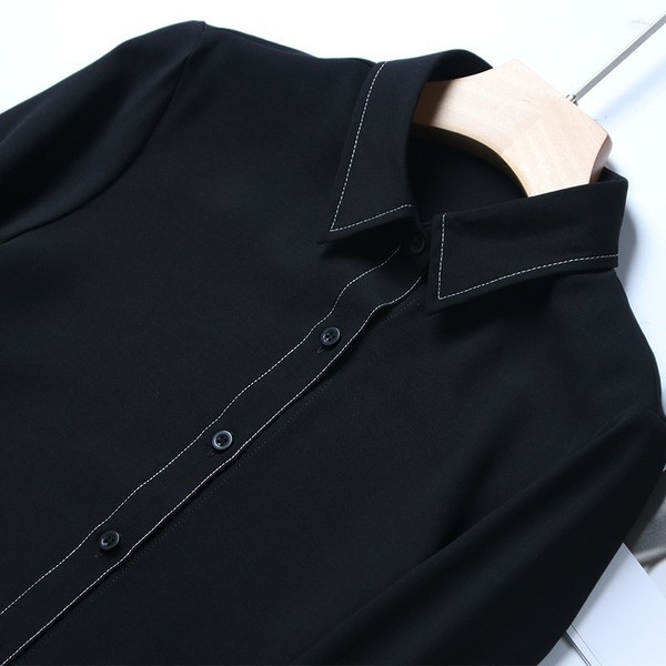 Cămașă elegantă de damă cu mâneci lungi și decolteu în V în două culori