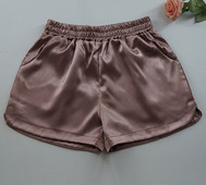 Pantaloni scurți de damă cu buzunare în patru culori