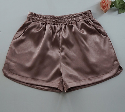 Pantaloni scurți de damă cu buzunare în patru culori