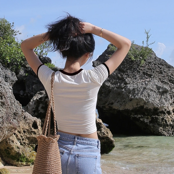 Bluză casual de damă cu mâneci scurte în mai multe culori