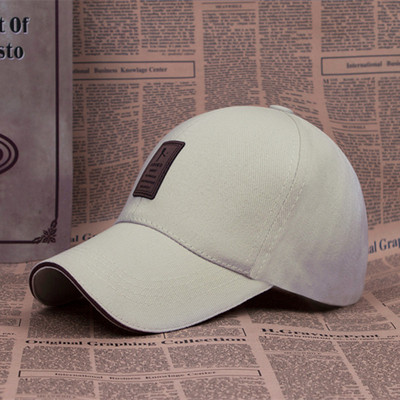 Alkalmi férfi sapka napellenzővel és emblémával több színben