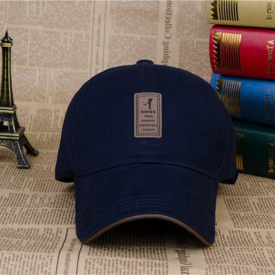 Καθημερινό καπέλο για άνδρες με γείσο και έμβλημα σε διάφορα χρώματα