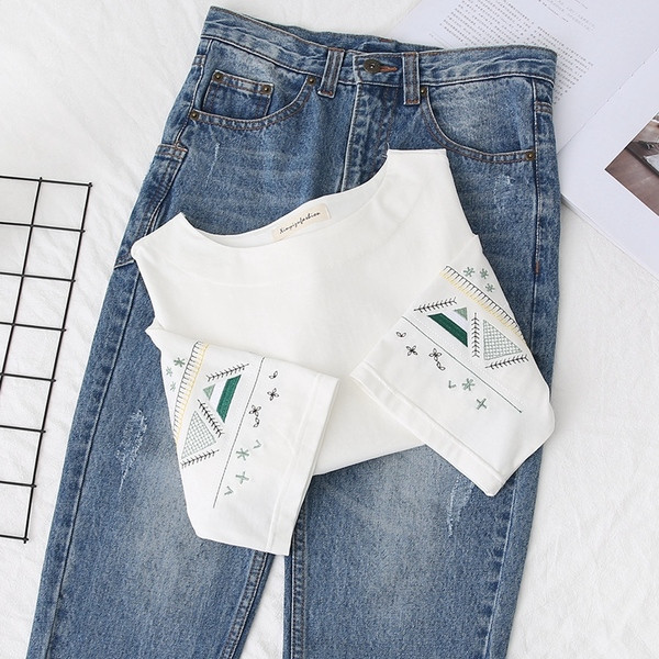 Bluza de dama eleganta cu broderie