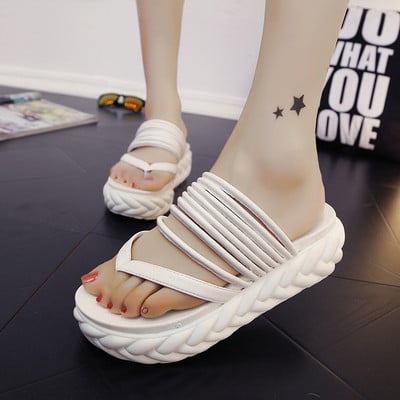 Μοντέρνες γυναικείες παντόφλες με παχιά σόλα σε τέσσερα χρώματα