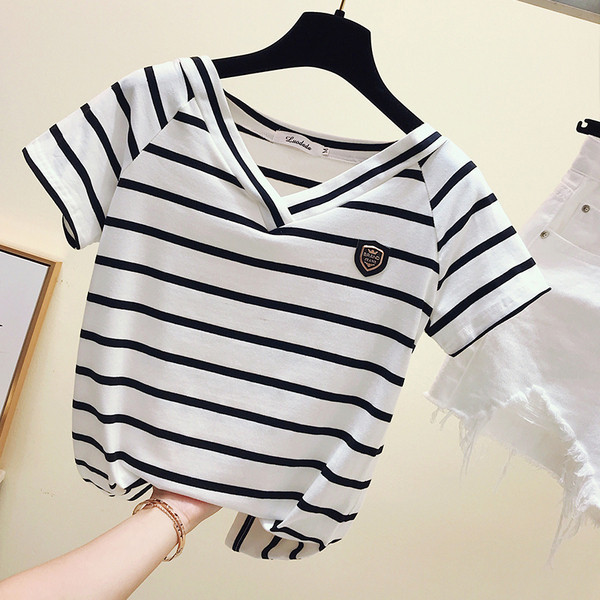 Κομψή μπλούζα με κοντό μανίκι και ντεκολτέ σε σχήμα V σε τρία χρώματα