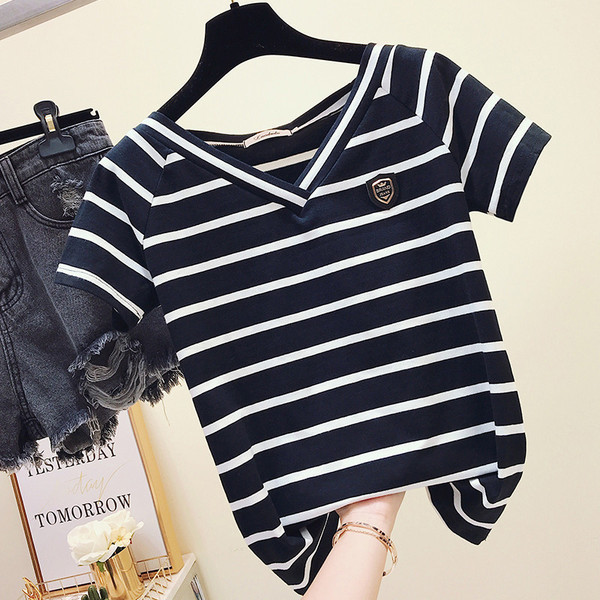 Κομψή μπλούζα με κοντό μανίκι και ντεκολτέ σε σχήμα V σε τρία χρώματα