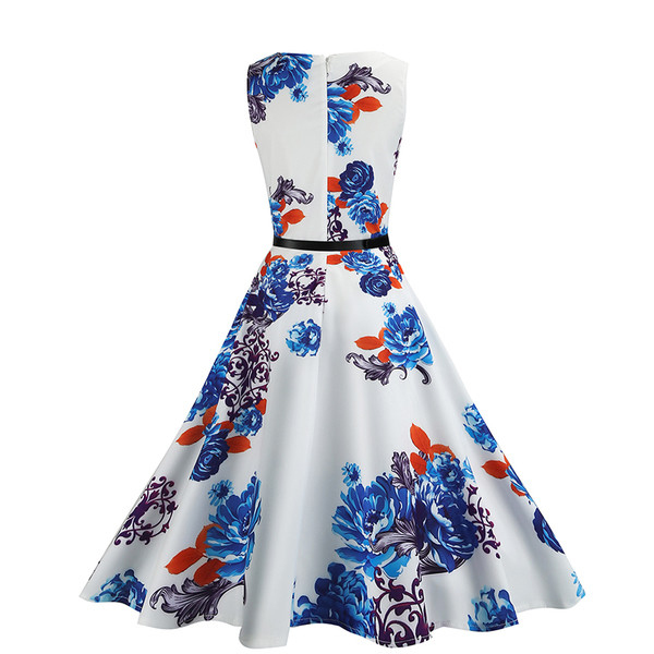 Női ruha virágmotívumú szabású modellel