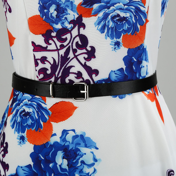 Női ruha virágmotívumú szabású modellel