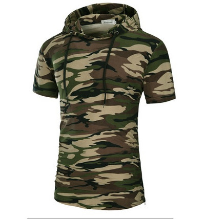 Ένα απλό αντρικά μπλουζάκι με κουκούλα σε διάφορα χρώματα