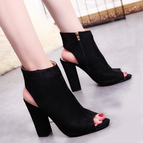 Elegáns női cipő vastag sarkú három színben