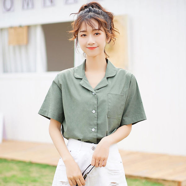 Modern női ing rövid ujjú, zöld színű zsebbel