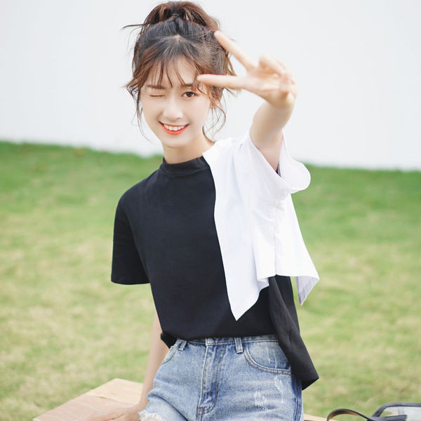 Alkalmi női póló rövid ujjú fekete-fehér színben