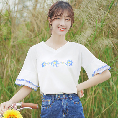 Κομψή γυναικεία μπλούζα με μανίκι λωτού και φυτικά μοτίβα