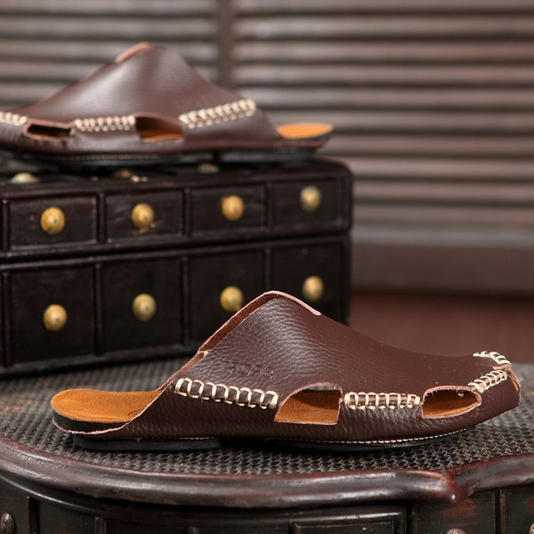 Öko bőrből készült modern férfi papucs többféle színben