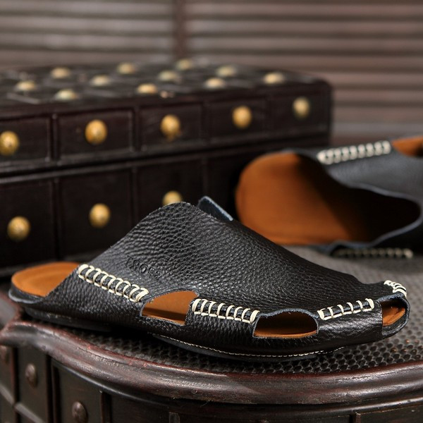 Öko bőrből készült modern férfi papucs többféle színben