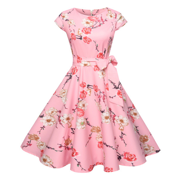 Μοντέρνο κορίτσι μοντέλο κοπής με floral σχέδια σε ροζ χρώμα