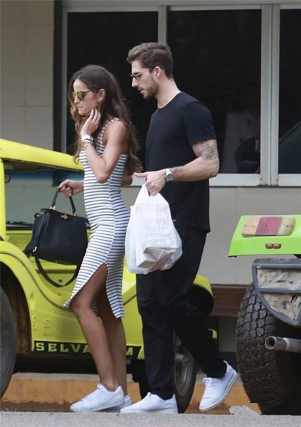 Alkalmi női csíkos ruha széles pántokkal