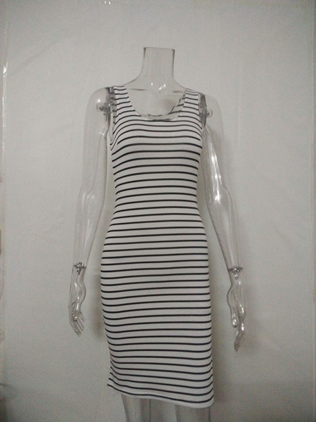 Alkalmi női csíkos ruha széles pántokkal