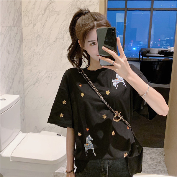 Bluză de damă modernă cu mâneci scurte în alb-negru