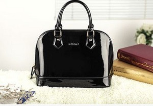 Elegáns női táska két színben