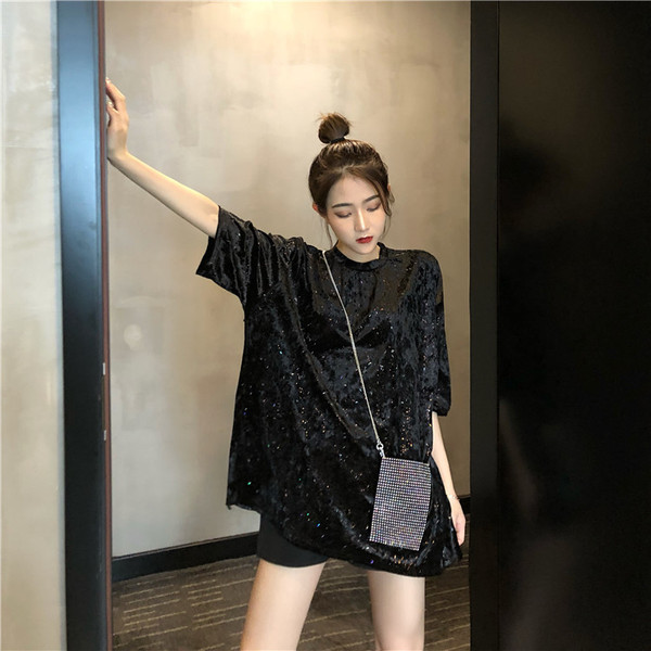 Bluză de damă elegantă cu mâneci scurte în alb și negru cu paiete