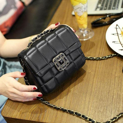 Stílusos női táska hosszú pánttal, három színben