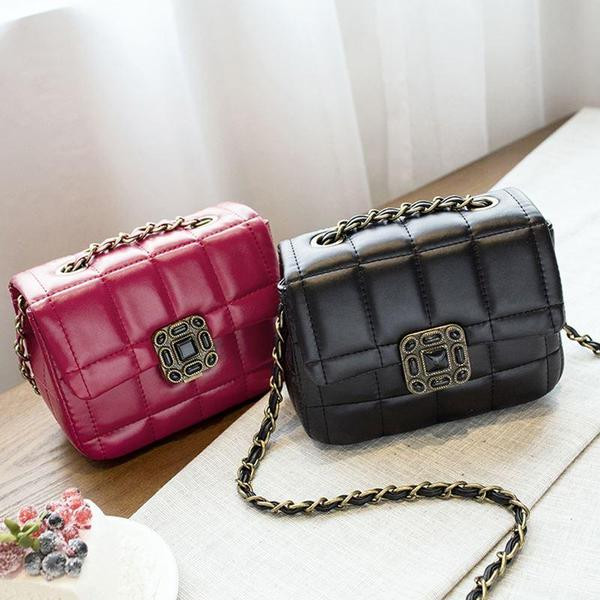 Stílusos női táska hosszú pánttal, három színben