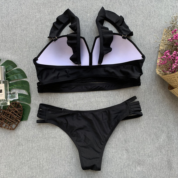 Kétrészes női fürdőruha virágos hímzéssel, fekete színben