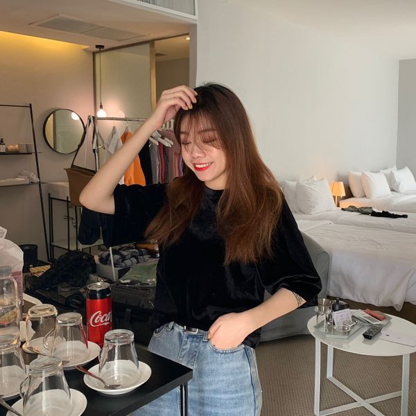 Bluză de damă modernă cu mâneci scurte de catifea în negru